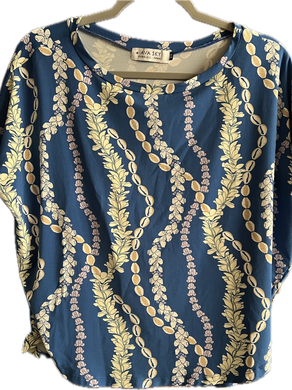 AVA SKY Blue Loose Sleeve Lei Top